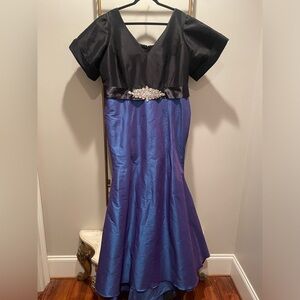 Black and blue mermaid formal gown